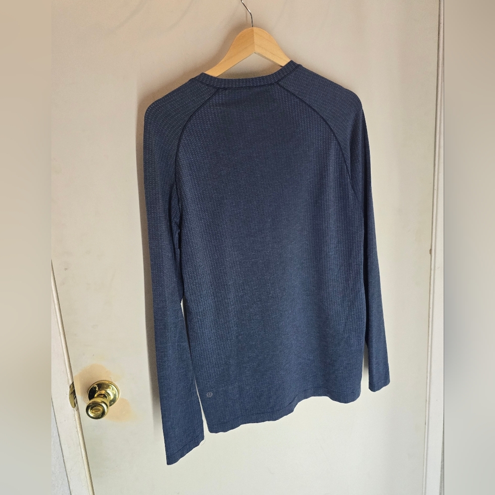 Lululemon Athletica Metal Vent Tech Long-Sleeve Shirt - Picture 4 of 8